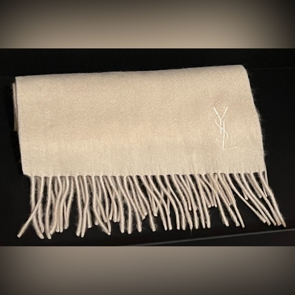 🛑SOLD🛑 SAINT LAURENT SCARF - Picture 10 of 10